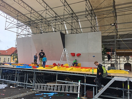 stavba stage na nmst