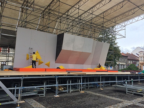 stavba stage na nmst