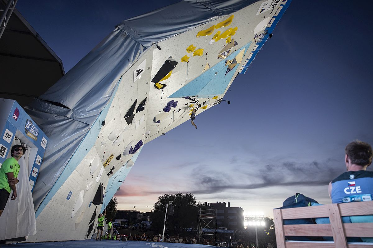 Kliknutm zavete okno.