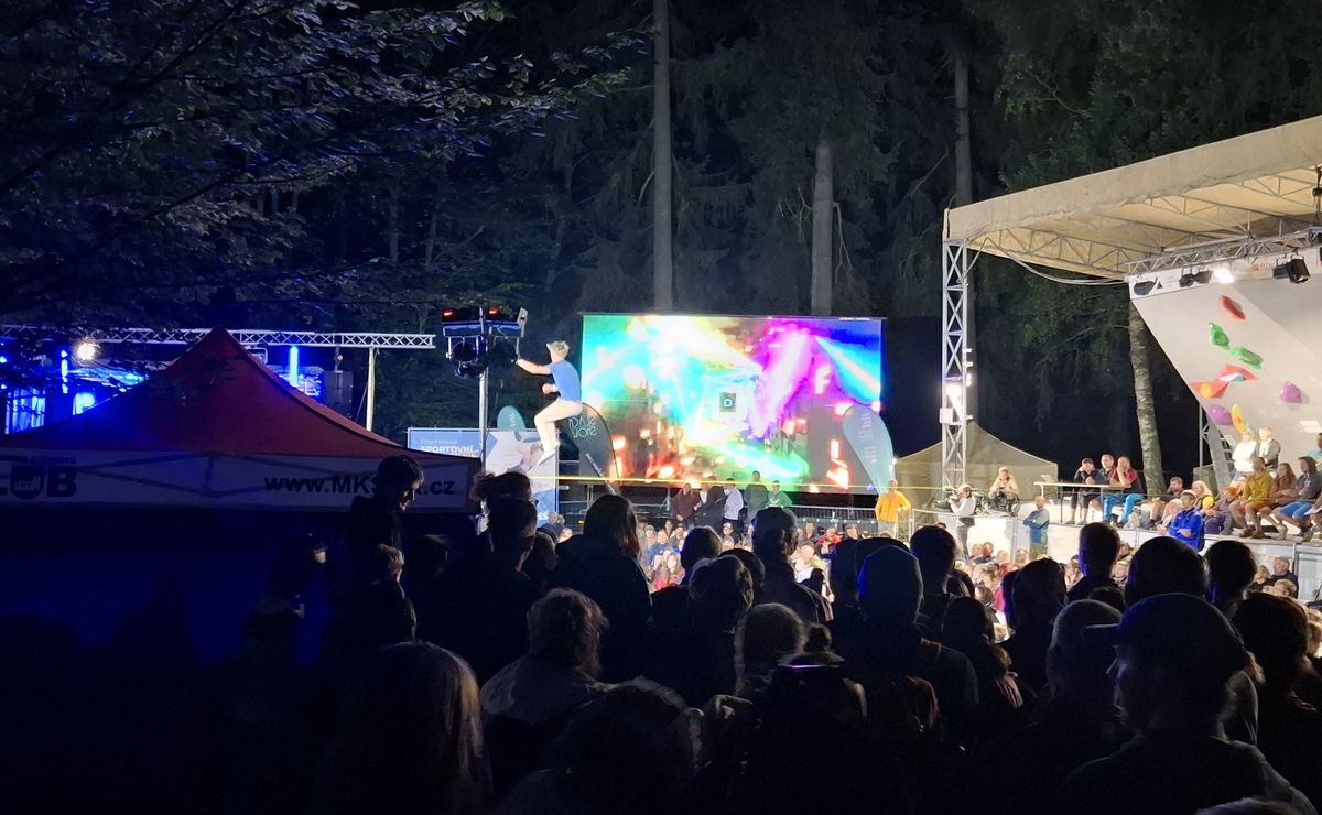 Kliknutm zavete okno.