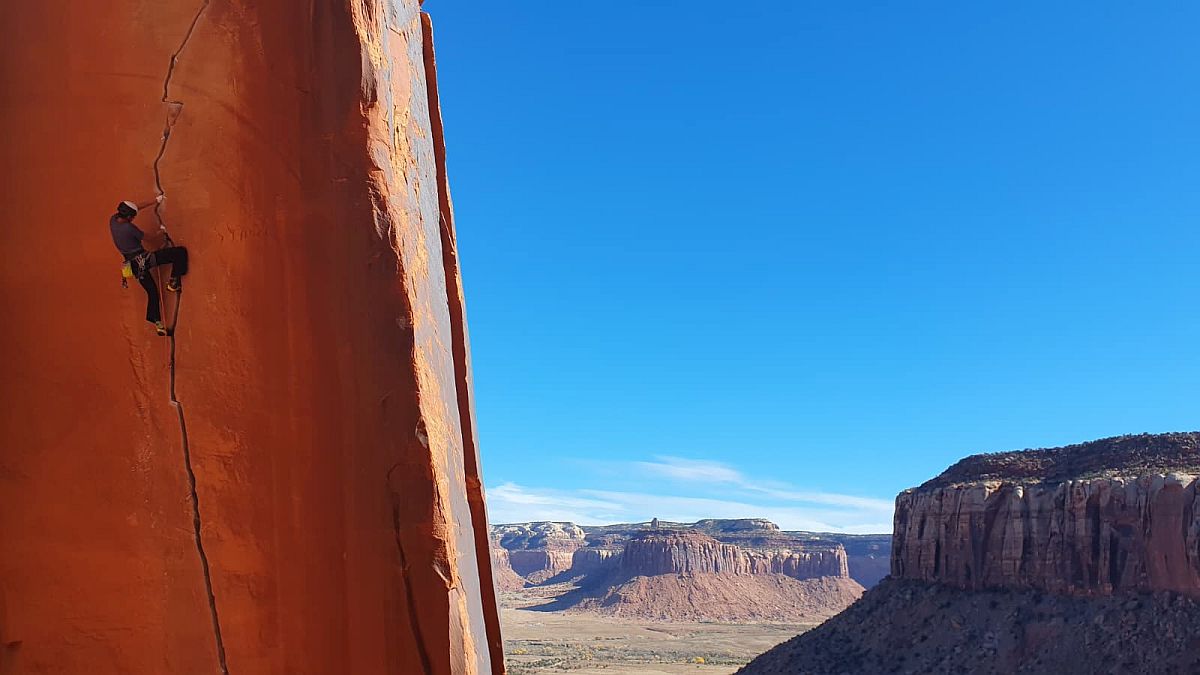 Kliknut�m zav�ete okno.