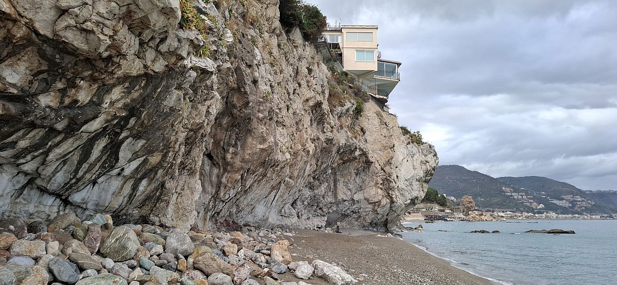 Kliknut�m zav�ete okno.