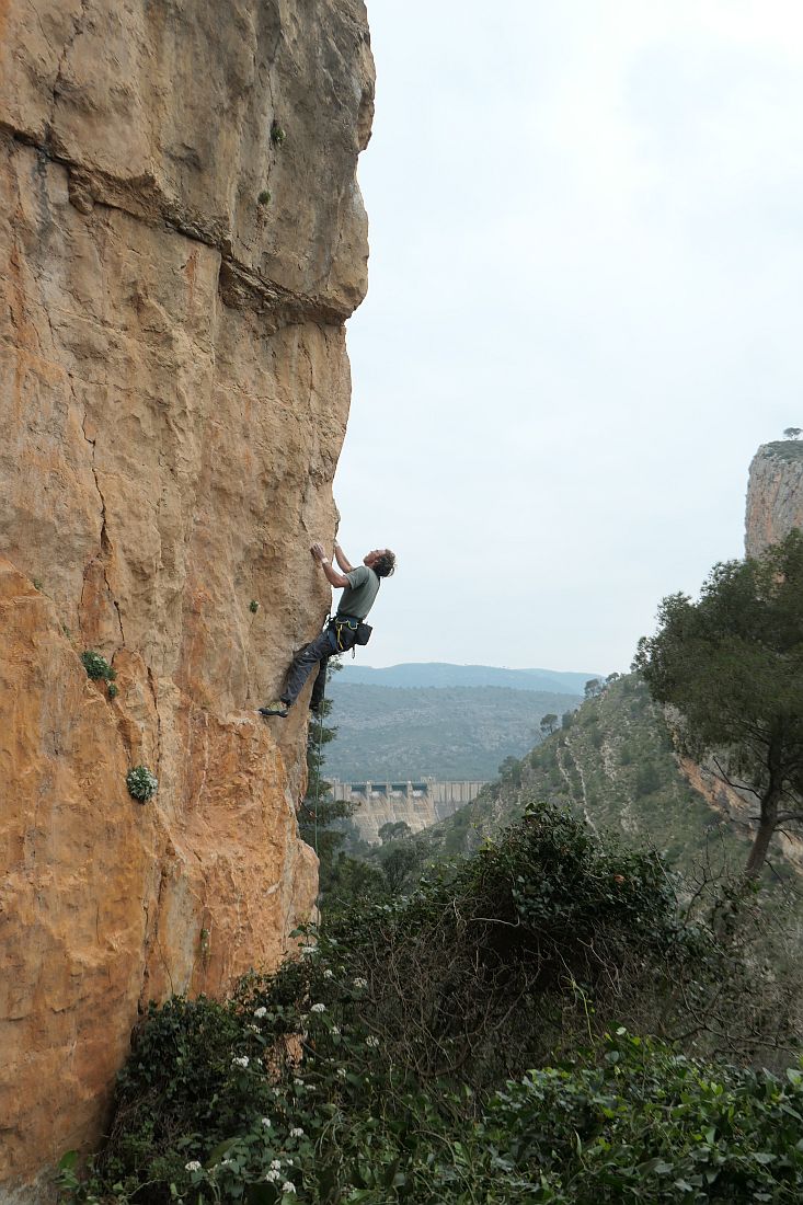 Kliknut�m zav�ete okno.