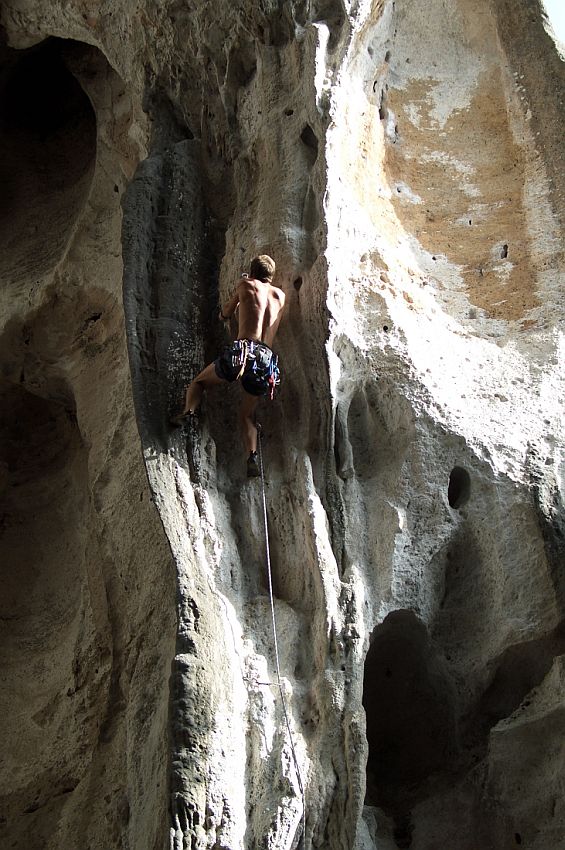 Kliknut�m zav�ete okno.