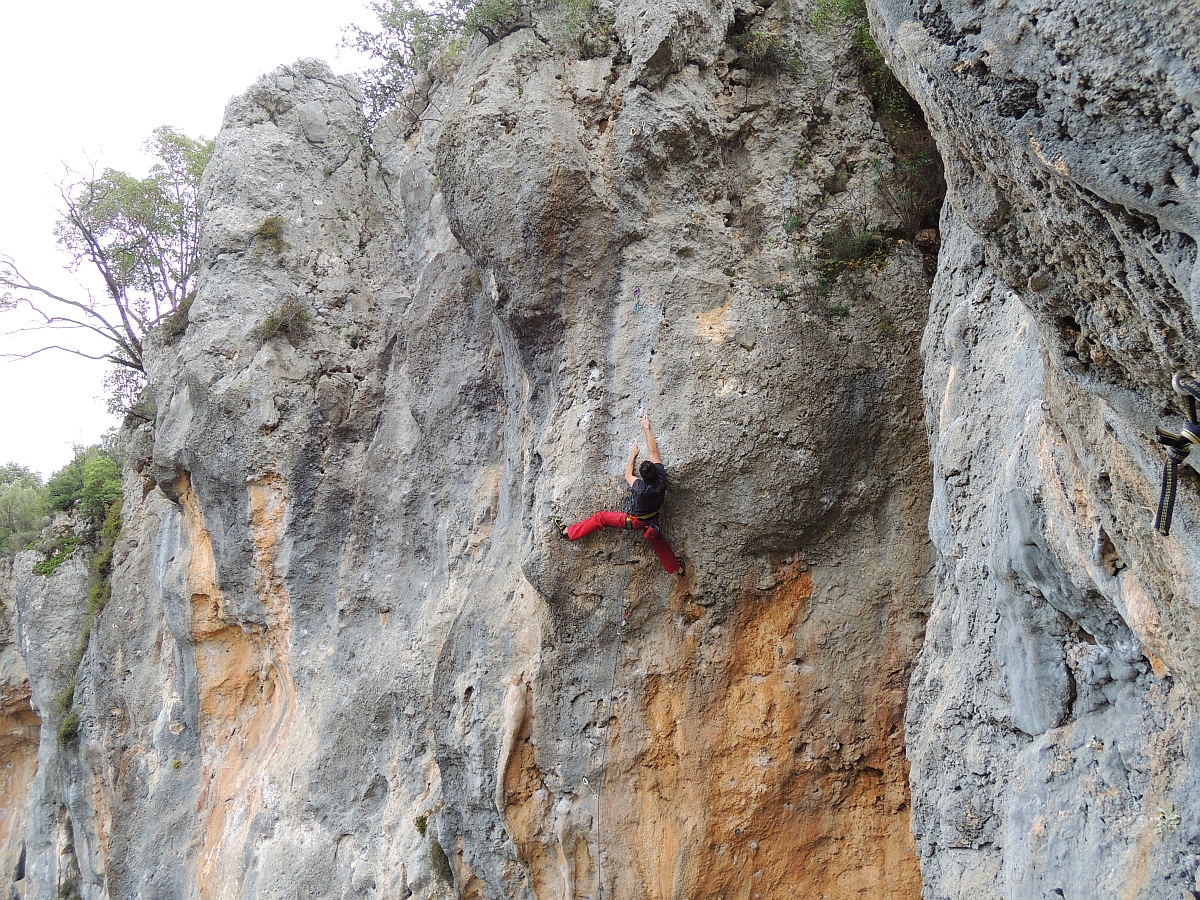 Kliknutm zavete okno.