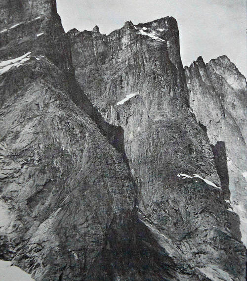 Vchodn pile Søndre Trolltindu a Trollryggenu od JV